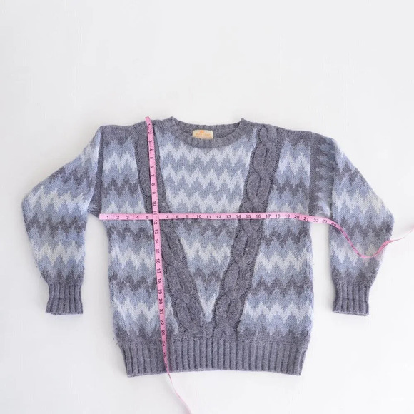 Vintage  White Stag Multi Blues Chevron Print Sweater Size Large - Picture 4 of 12